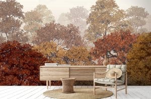 Tout l’apaisement végétal dans un décor mural. Le papier peint panoramique MONTEVERDE est une forêt de grands arbres feuillus. Comme une photo prise en hauteur, le décor nous donne à voir les cimes et le ciel. Les feuilles adoptent plusieurs tonalités, du vert sombre au vert clair. Les arbres en premier plan sont les plus foncés, ceux qui habitent l’arrière-plan s’éclaircissent, ils semblent perdus dans le brouillard, on les devine derrière un voile blanc. Le ciel est lui aussi envahi de brume, on croit percevoir du bleu en-dessous. La tapisserie MONTEVERDE est un cocon végétal. La fraîcheur forestière fait son œuvre.