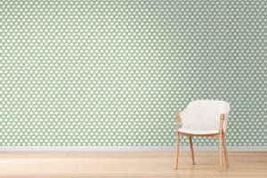 Ces séquences de coups de pinceau arqués Reate un motif en forme d’écaille, un motif commun dans les textiles de soie japonais, ici reproposé à plus grande échelle.