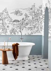 Octave Marsal produit des dessins virtuoses dans lesquels époques et sujets s’enchevêtrent et se superposent. Pour lui, la prolifération d’éléments architecturaux et de détails dans son travail appelle une vision rapprochée et incite le spectateur à faire l’expérience d’un cheminement méditatif. Aimant le travail de longue haleine, sa richesse se trouve dans le détail et la finesse de ses traits. Immersion dans un décor onirique, "Cité Rêvée" mêle architecture et végétation luxuriante nous invitant à tout explorer. Ce paysage aux innombrables chemins ne demande qu’à nous faire rêver tel un paradis sur Terre.